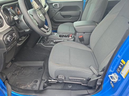 New 2025 Jeep Gladiator Sport image 23