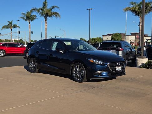 Used 2018 MAZDA MAZDA3 Touring image 8