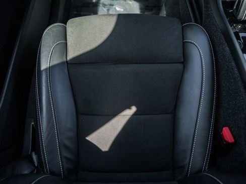 Used 2021 Volvo XC40 T5 R-Design w/ Advanced Package AWD/4WD image 31