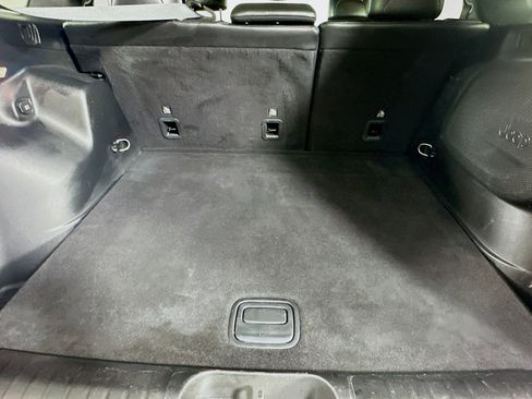 Used 2019 Jeep Cherokee Limited image 28