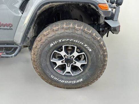 Used 2022 Jeep Wrangler Unlimited Rubicon w/ Dual Top Group AWD/4WD image 9