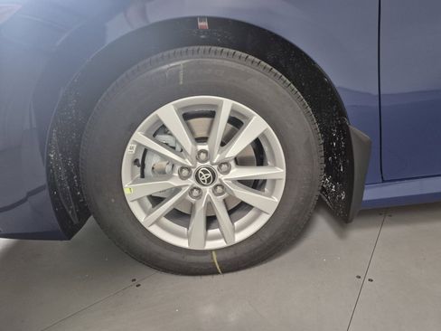 New 2026 Toyota Camry Hybrid image 11