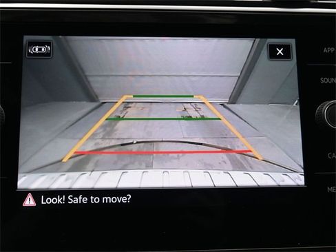 Used 2024 Volkswagen Tiguan SE R-Line image 21