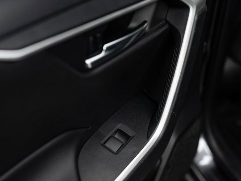 Used 2021 Toyota RAV4 XLE image 26