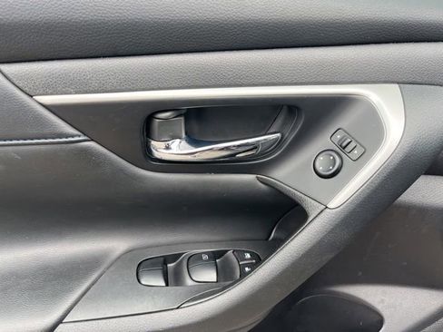 Used 2017 Nissan Altima 2.5 SR w/ Midnight Edition Package image 13