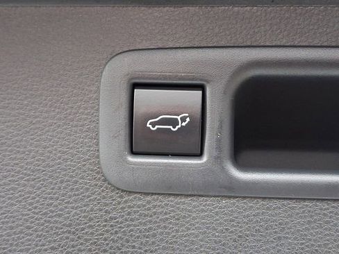 Used 2023 Toyota Highlander XSE image 33