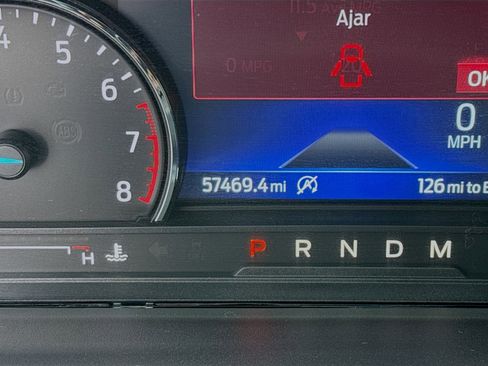 Used 2020 Ford Explorer XLT RWD image 8