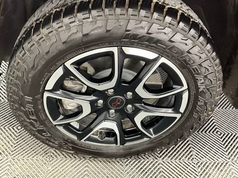 Used 2025 Jeep Compass Trailhawk AWD/4WD image 29