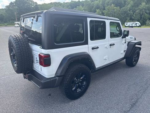 Used 2021 Jeep Wrangler Unlimited Sport AWD/4WD image 3