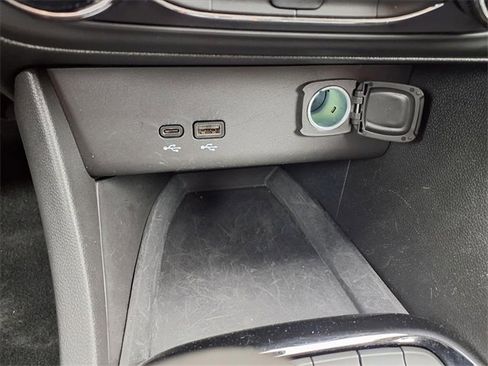 Used 2025 Buick Encore GX Preferred image 58