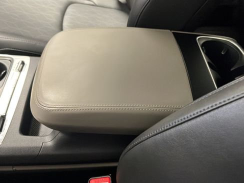 Used 2025 Kia Carnival SX FWD image 20