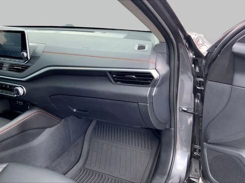 Used 2022 Nissan Altima 2.5 SR w/ Midnight Edition Package FWD image 19