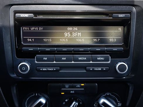 Used 2013 Volkswagen Jetta SE FWD image 28
