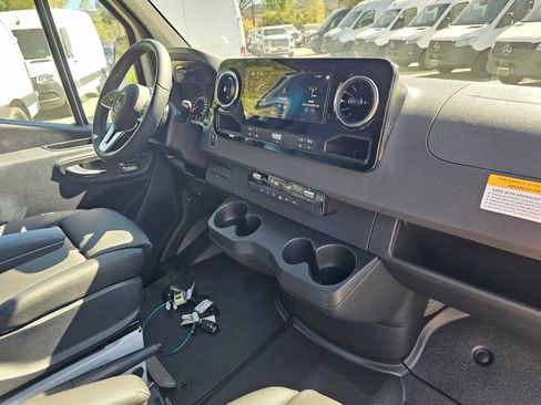 Used 2024 Mercedes-Benz Sprinter 3500 image 11