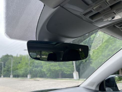 Certified 2023 Volkswagen Taos SE w/ Panoramic Sunroof Package FWD image 23