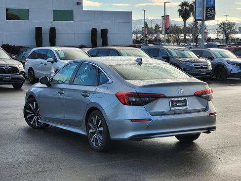 Used 2023 Honda Civic EX image 6