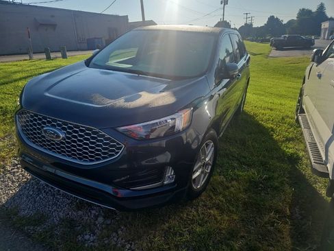 Used 2024 Ford Edge SEL w/ Convenience Package AWD/4WD image 3