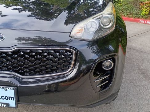 Used 2018 Kia Sportage LX AWD/4WD image 10
