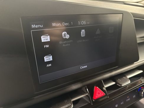 New 2026 Kia Niro LX image 20