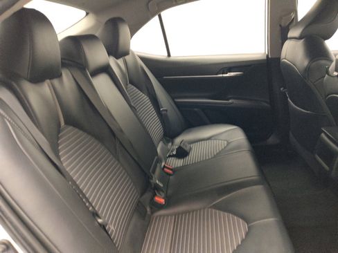 Used 2021 Toyota Camry SE image 19