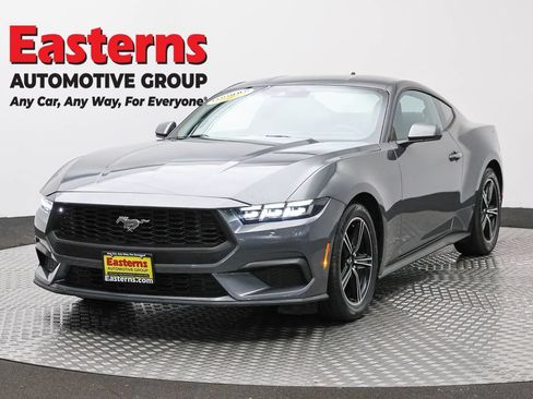 Used 2025 Ford Mustang Coupe RWD image 1