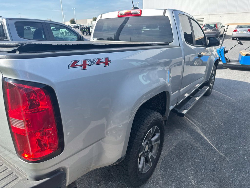Used 2020 Chevrolet Colorado W/T w/ WT Convenience Package AWD/4WD image 3