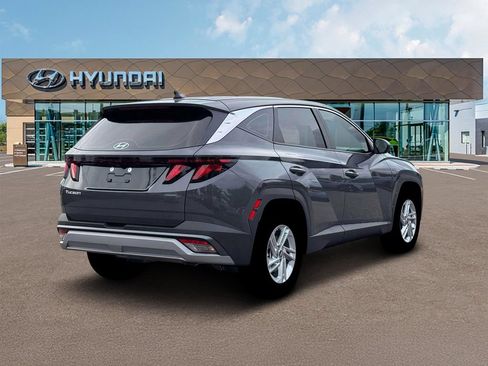 Certified 2026 Hyundai Tucson SE FWD image 8