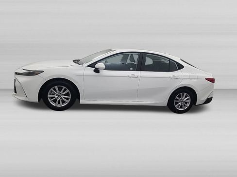 Used 2025 Toyota Camry LE FWD image 7