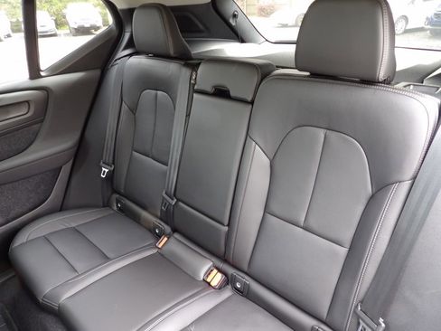 New 2025 Volvo XC40 B5 Ultra w/ Climate Package image 24