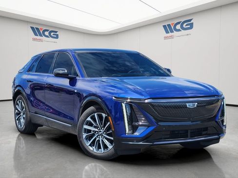 Used 2024 Cadillac Lyriq Sport AWD/4WD image 2