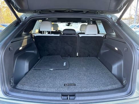 Used 2025 Volkswagen Atlas Cross Sport SEL Premium R-Line image 20