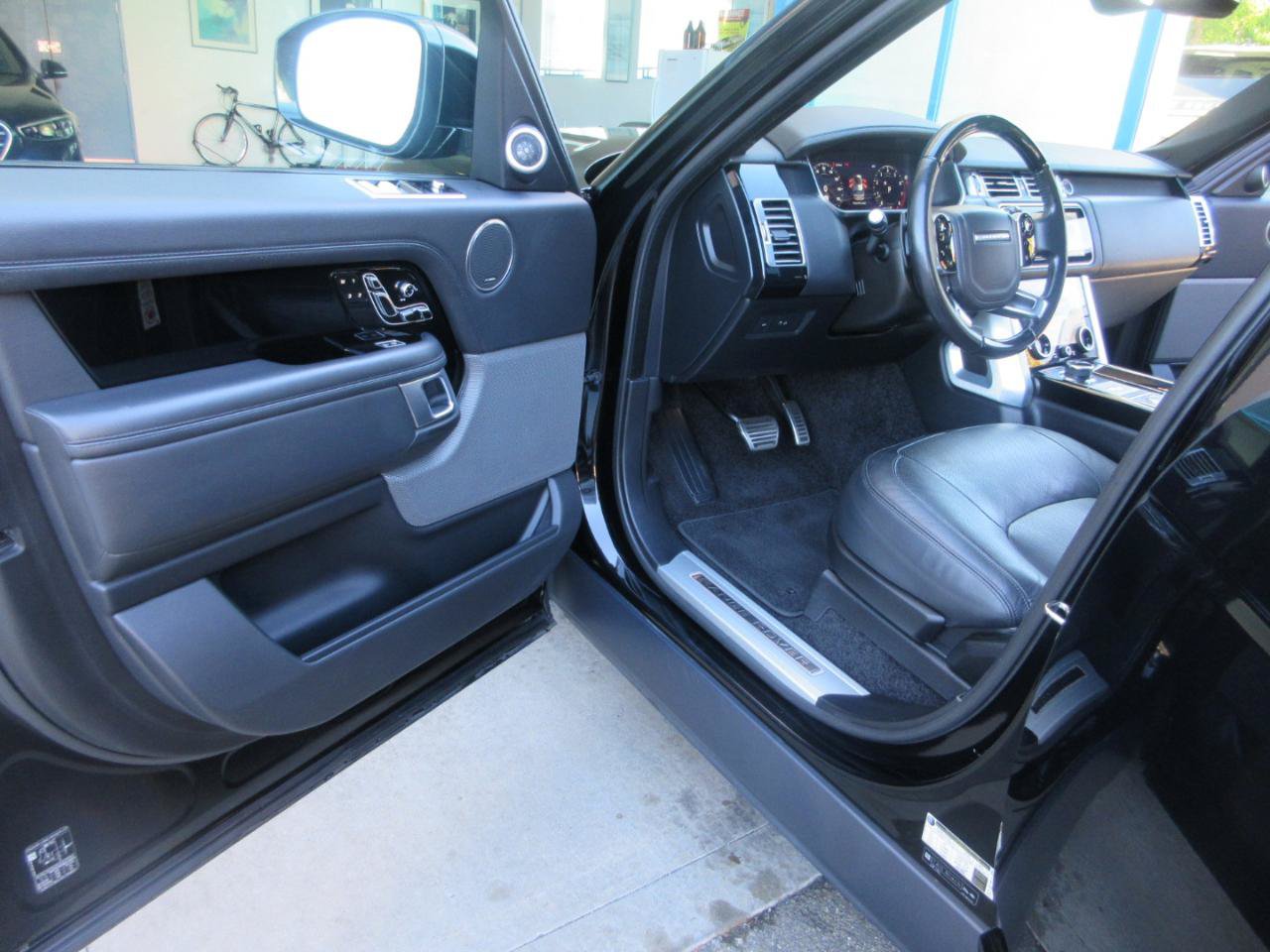 Used 2021 Land Rover Range Rover P525 Westminster Edition LWB AWD/4WD image 10