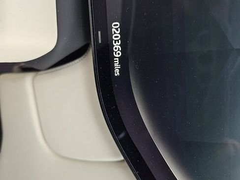 Used 2024 Land Rover Range Rover Long Wheelbase Autobiography image 13