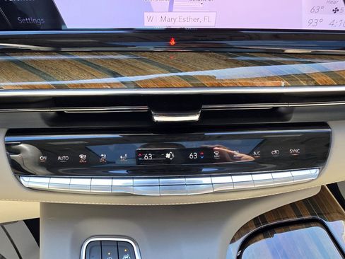 Used 2022 Cadillac Escalade ESV Sport Platinum w/ LPO, ONYX Package AWD/4WD image 19
