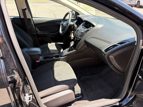 Used 2016 Ford Focus SE FWD image 7