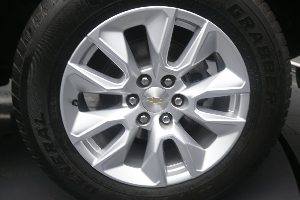Used 2024 Chevrolet Silverado 1500 Custom RWD image 11