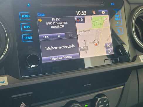 Used 2019 Toyota Tacoma TRD Off-Road AWD/4WD image 10