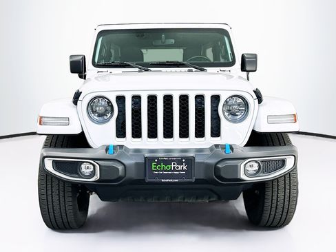 Used 2023 Jeep Wrangler Unlimited Sahara w/ Cold Weather Group AWD/4WD image 2