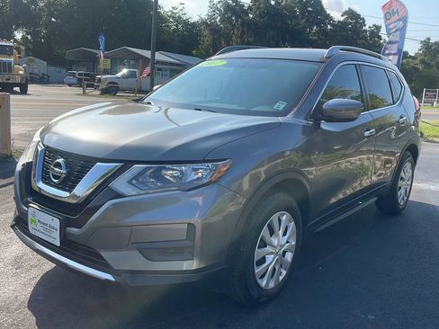 Used 2017 Nissan Rogue S w/ S Appearance Package FWD image 3