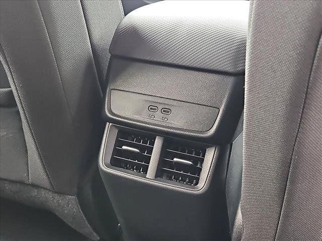Used 2026 Chevrolet Equinox LT FWD image 25