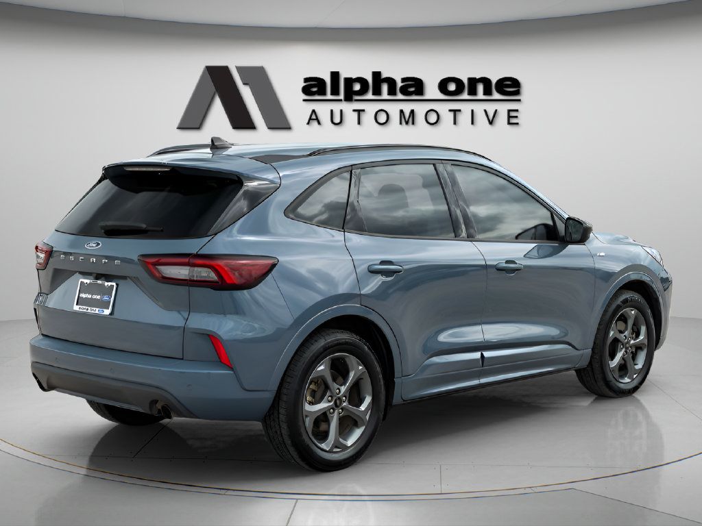 Used 2024 Ford Escape ST-Line w/ Tech Pack #1 FWD image 7