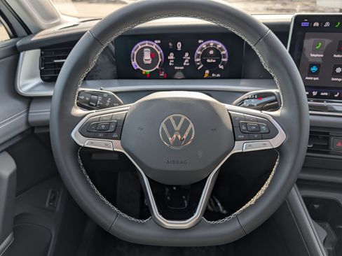 New 2026 Volkswagen Tiguan SE AWD/4WD image 9