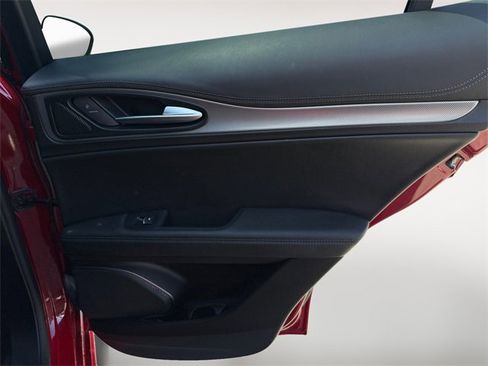 Used 2022 Alfa Romeo Stelvio Veloce image 29