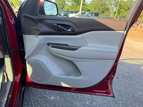 Used 2019 GMC Acadia SLT w/ LPO, Floor Liner Package FWD image 10