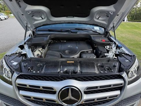 Used 2021 Mercedes-Benz GLS 450 4MATIC image 33