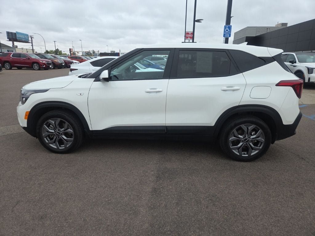 Used 2024 Kia Seltos LX AWD/4WD image 8