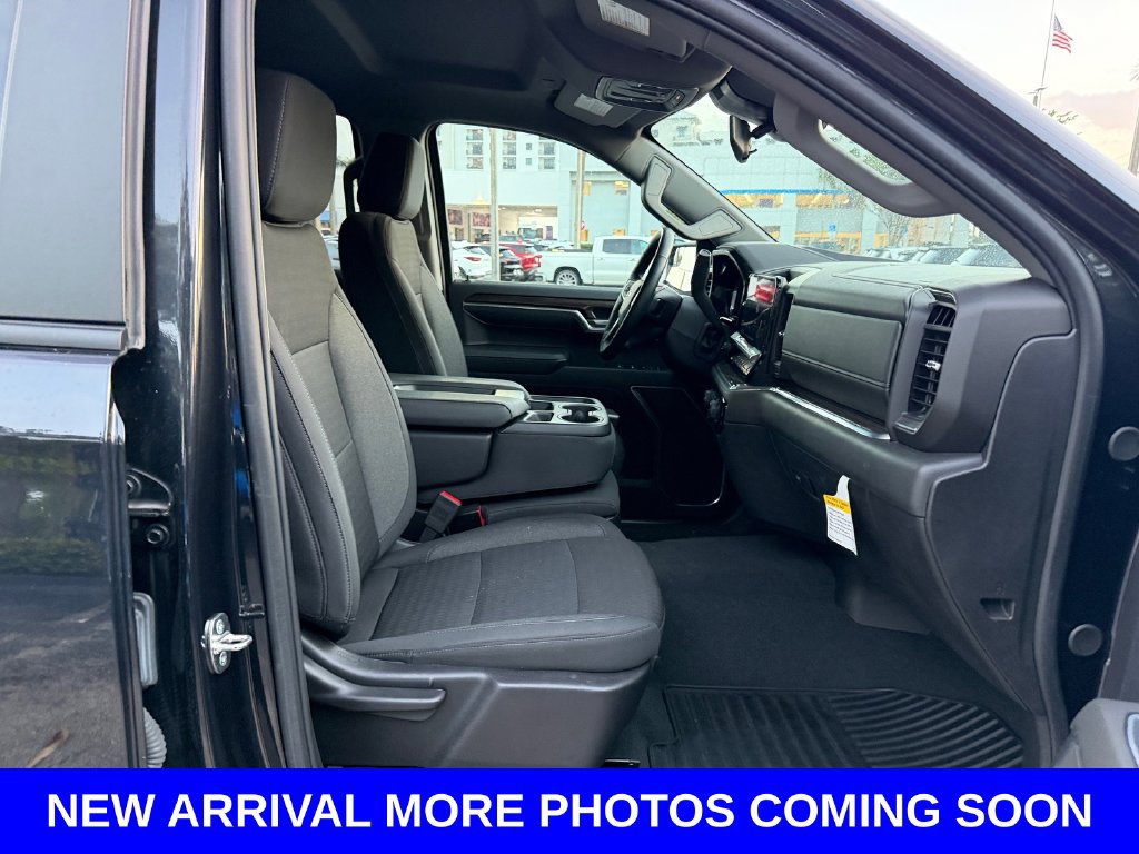Used 2024 Chevrolet Silverado 1500 LT AWD/4WD image 18