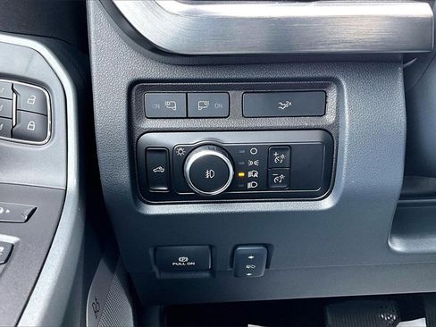 Used 2024 Ford F250 Lariat w/ Lariat Ultimate Package image 38