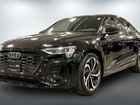 Used 2024 Audi Q8 e-tron Premium Plus w/ Premium Plus Package AWD/4WD image 2