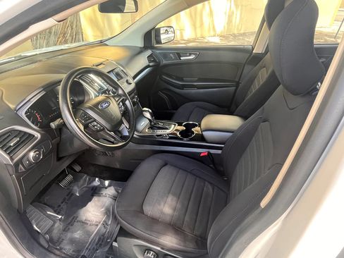 Used 2018 Ford Edge SE FWD image 9
